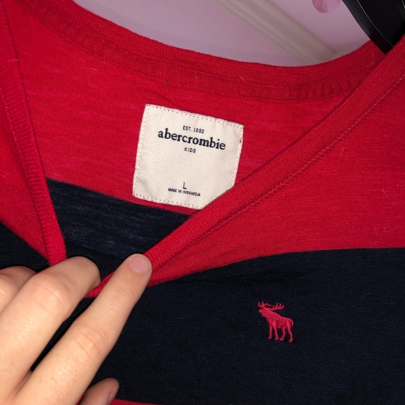 Abercrombie crop top - Picture 2 of 2